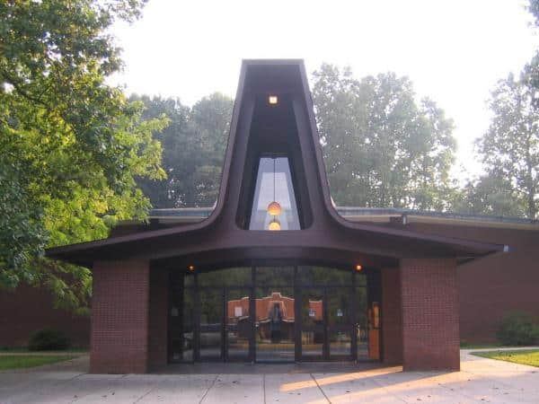 (Annandale) Holy Spirit Catholic Church